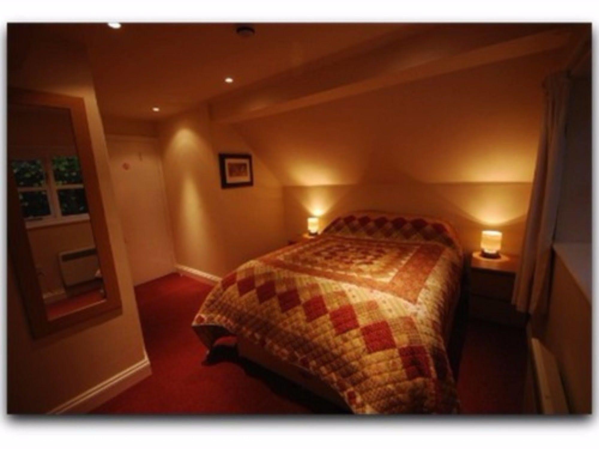 The Hatchet Inn Chute Eksteriør bilde